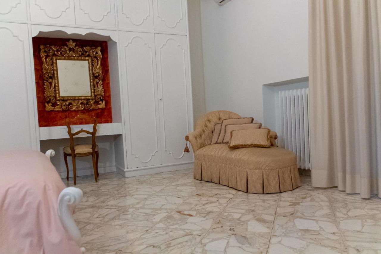 Interno 9 Hotell Bari Eksteriør bilde
