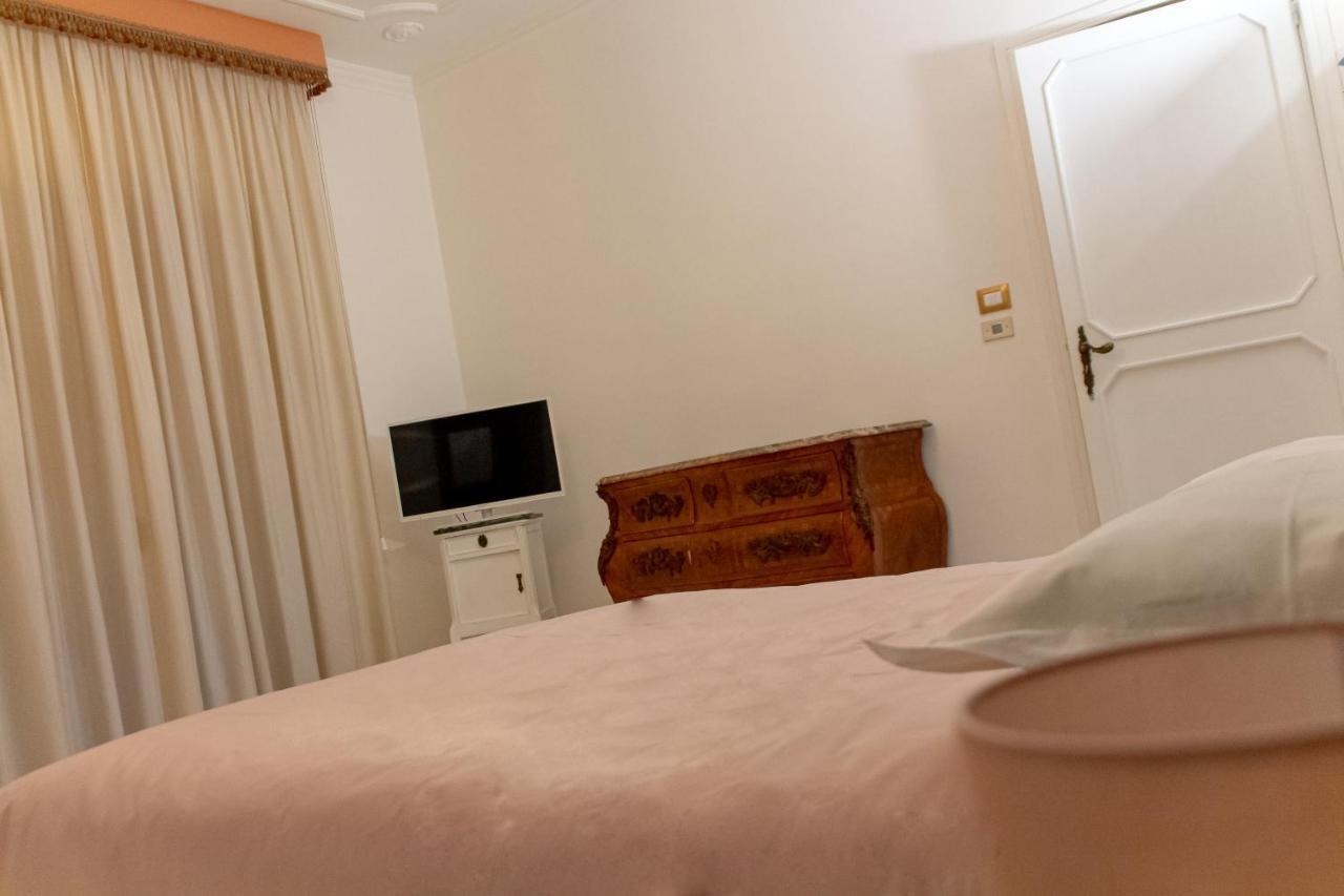 Interno 9 Hotell Bari Eksteriør bilde